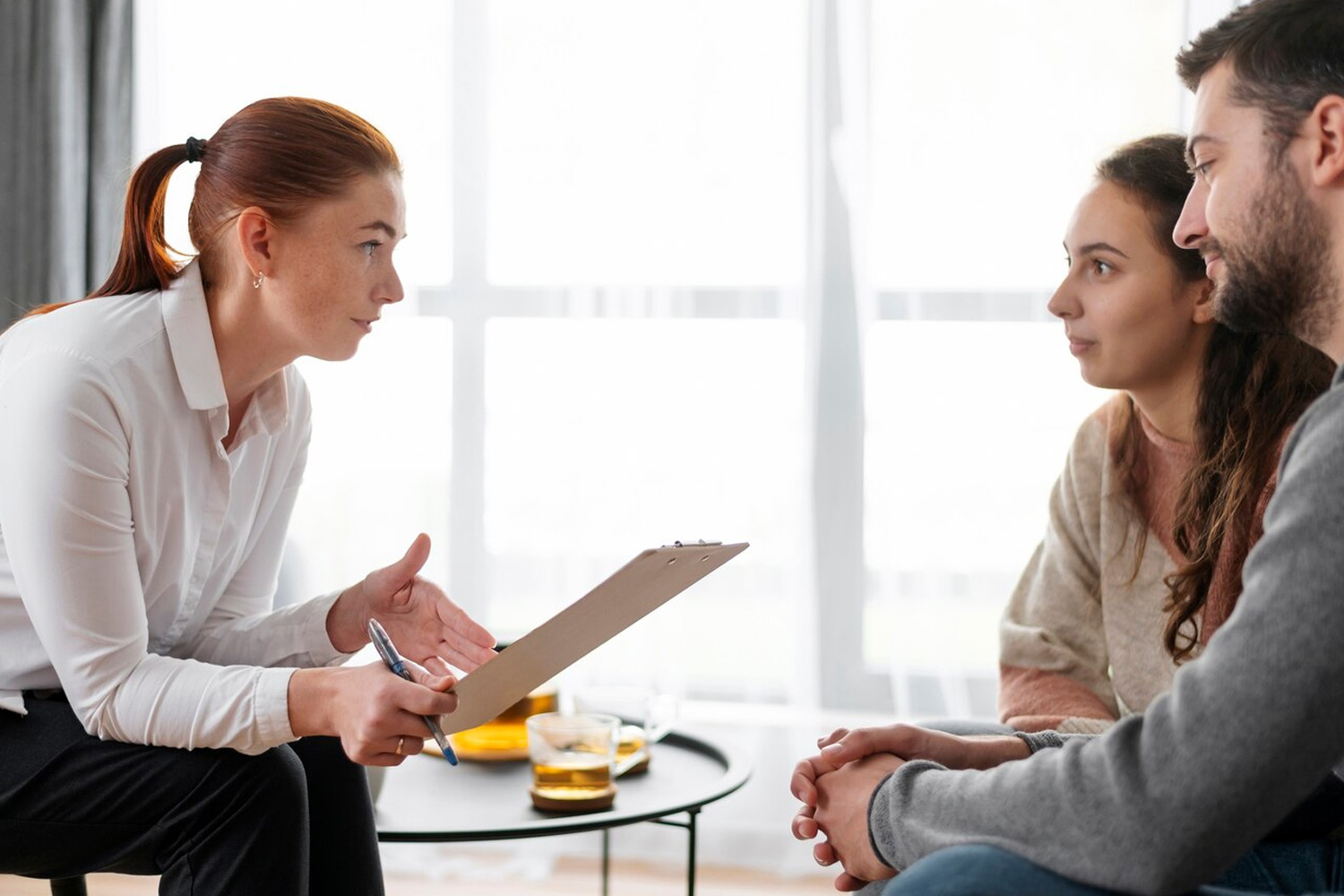 A Guide to Correctly Addressing a Licensed Marriage and Family Therapist (LMFT)